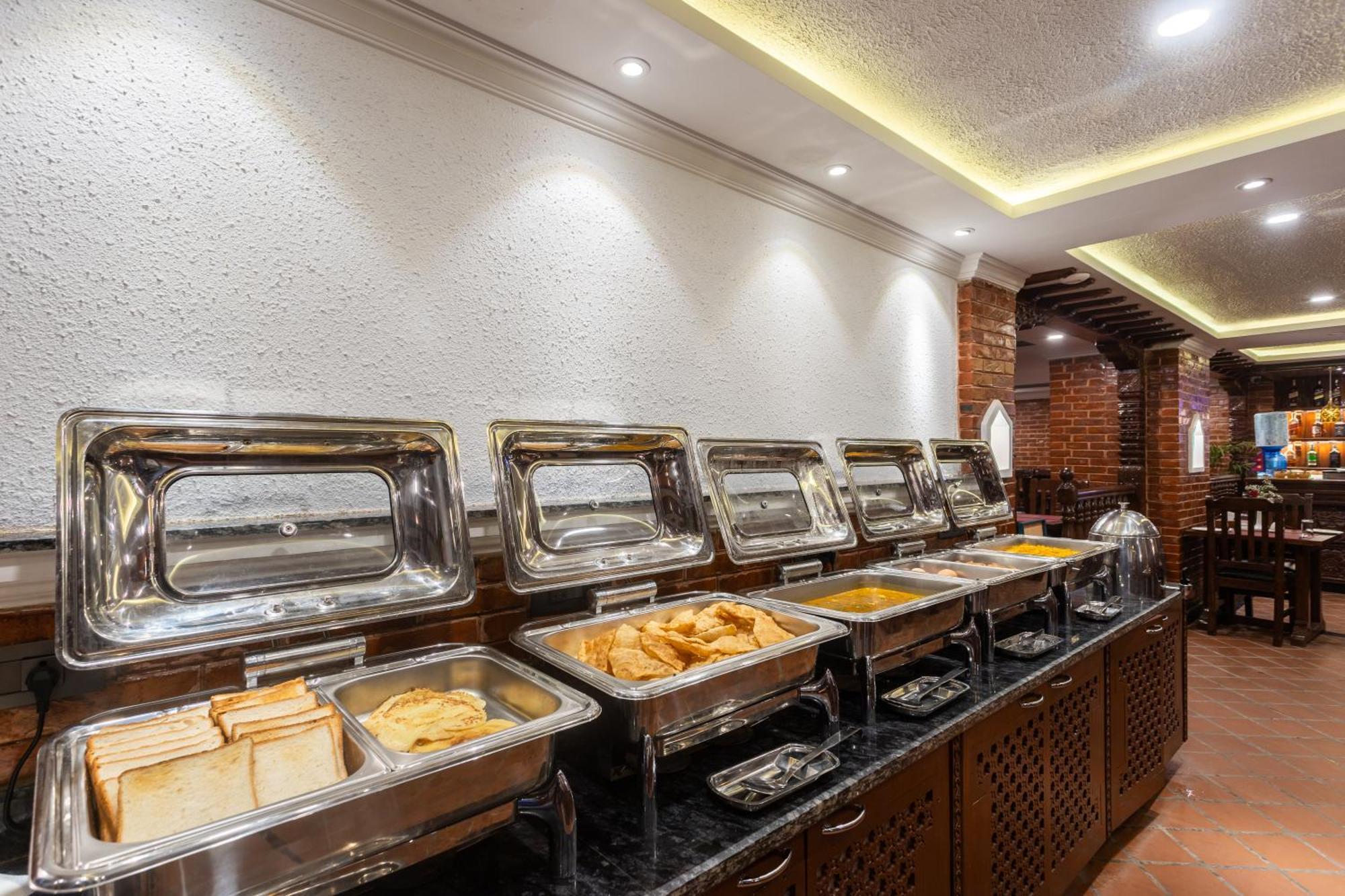 Amarawati Boutique Hotel Катманду Екстериор снимка