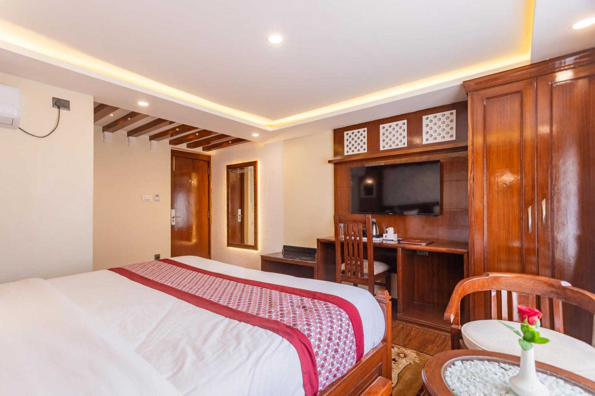 Amarawati Boutique Hotel Катманду Екстериор снимка