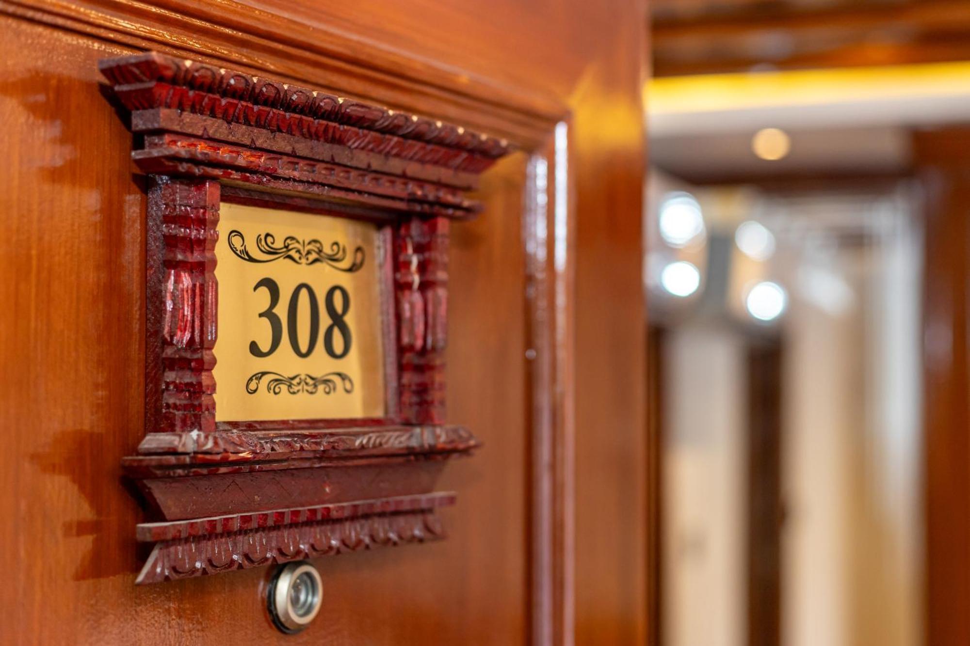Amarawati Boutique Hotel Катманду Екстериор снимка