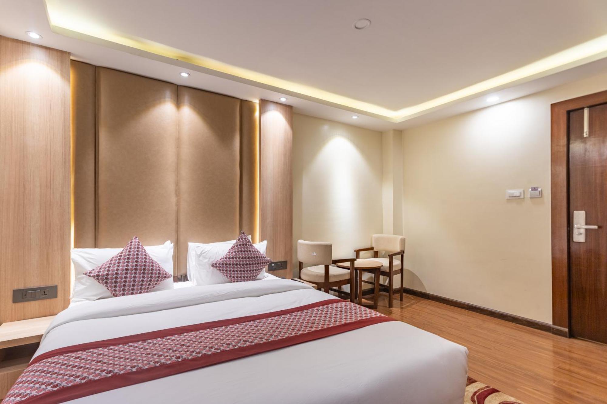 Amarawati Boutique Hotel Катманду Екстериор снимка