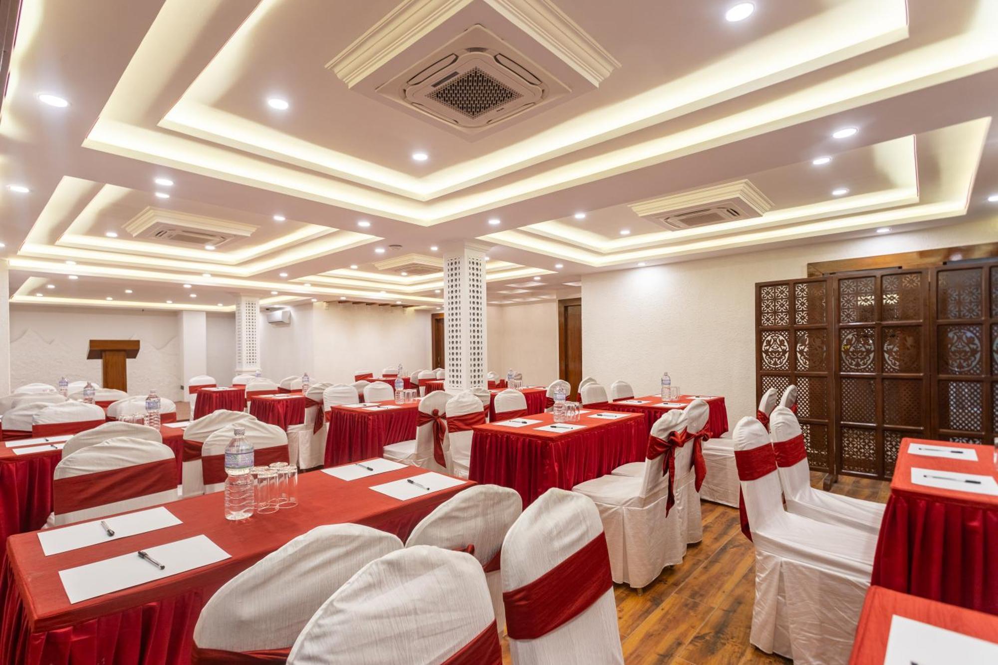 Amarawati Boutique Hotel Катманду Екстериор снимка