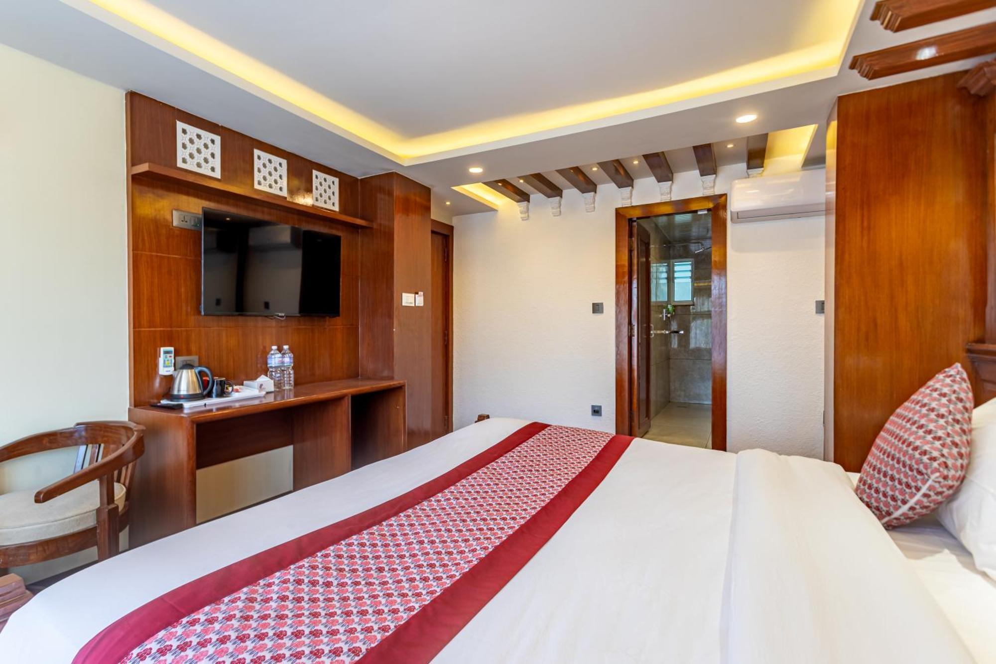 Amarawati Boutique Hotel Катманду Екстериор снимка