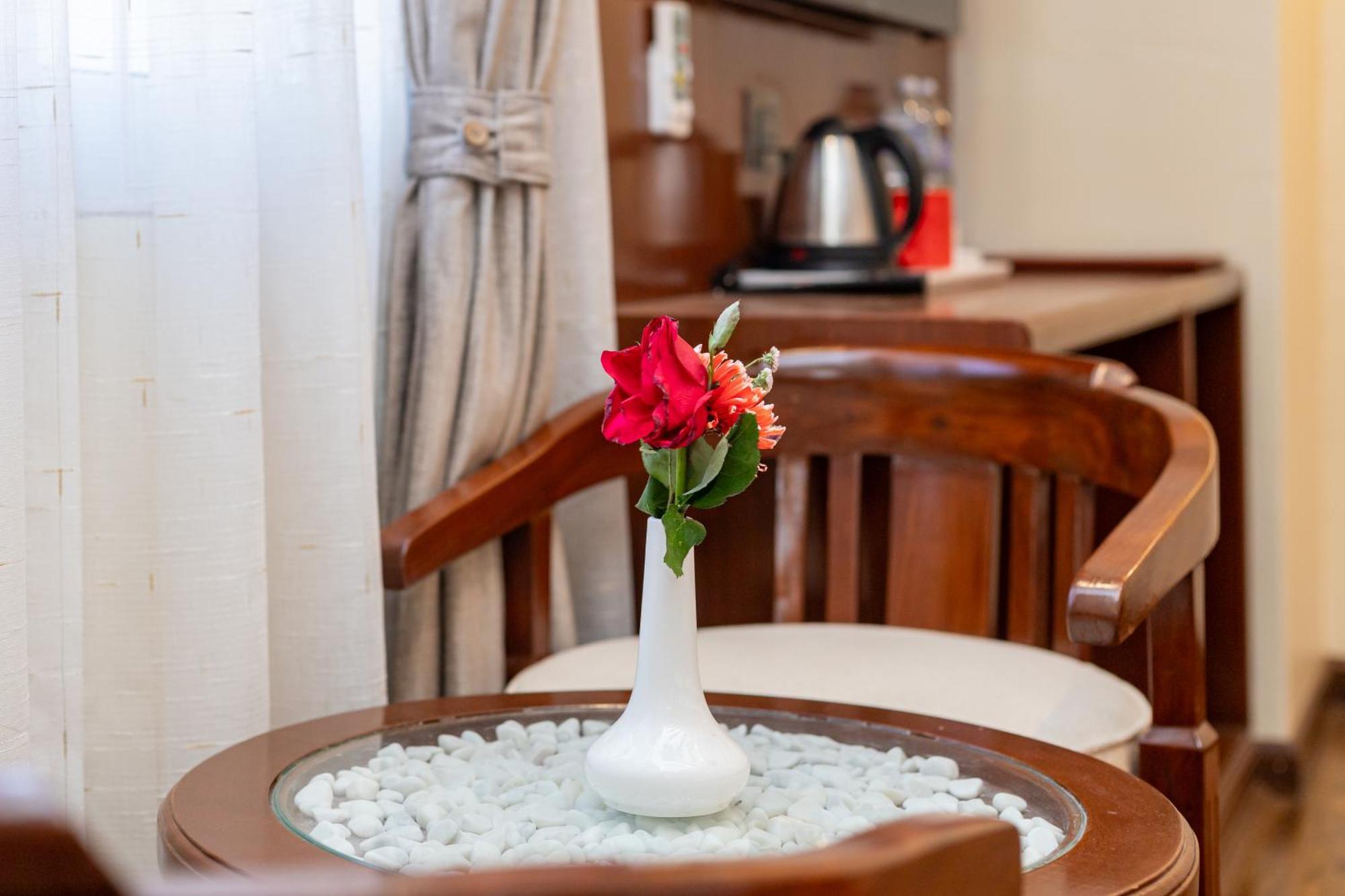 Amarawati Boutique Hotel Катманду Екстериор снимка
